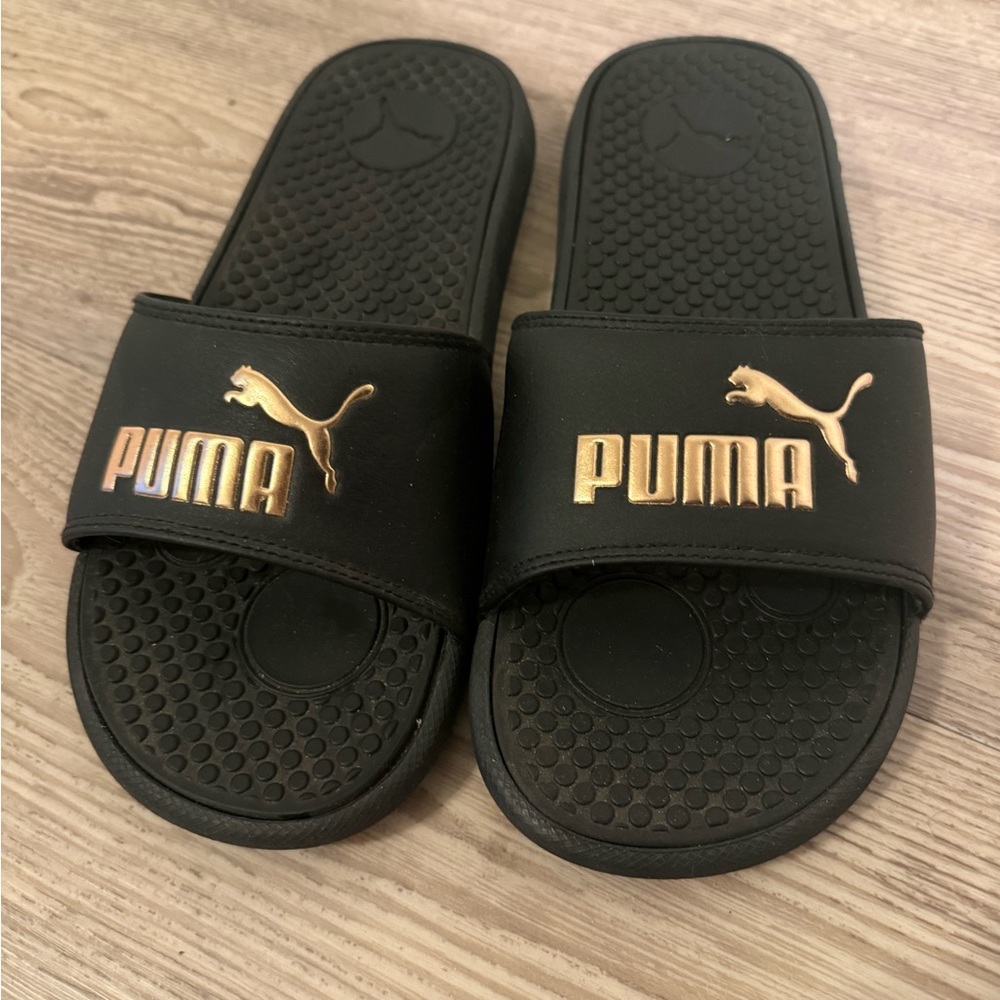 🔥 Host Pick 🔥 Puma Black and Rose Gold Slides